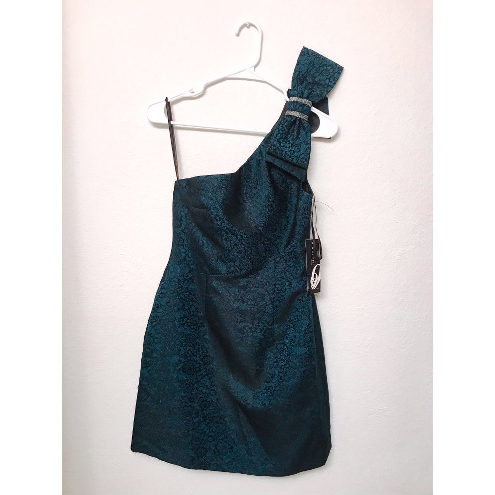 6 for $35 / NWT NINE WEST Blue Bow Shoulder Dress